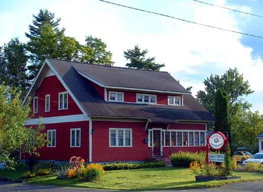 Old Iron Inn Bed and Breakfast